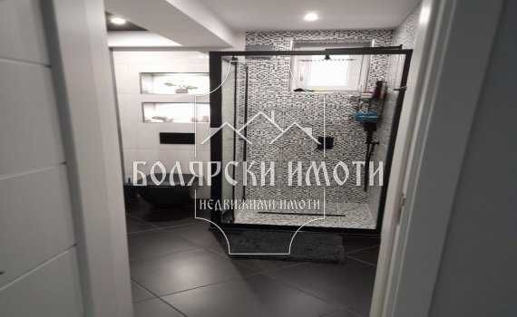 Продава се Четиристаен апартамент в Велико Търново, Център - 160 кв.м за 1407 €/кв.м - Снимка #14