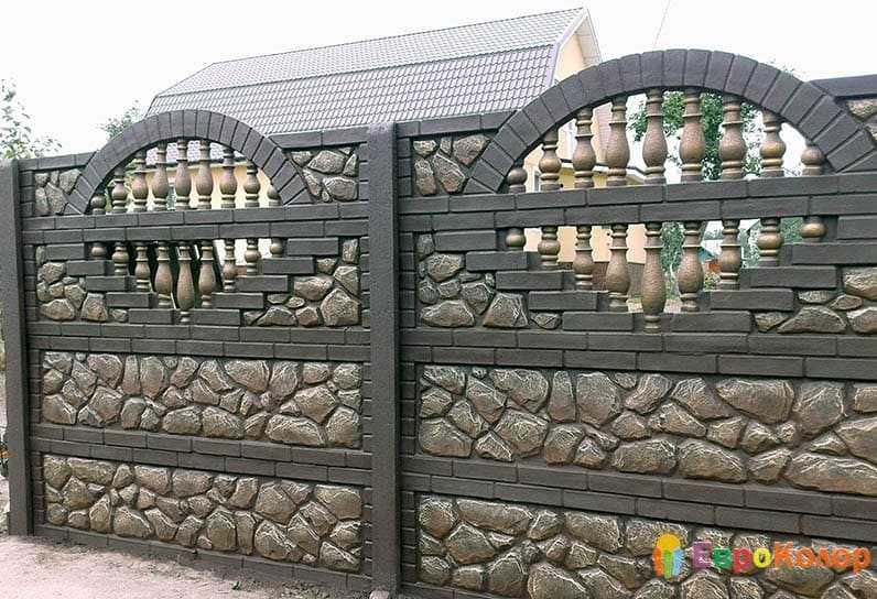 PRODUCATOR de stalpi spalieri si garduri ornamentale din beton