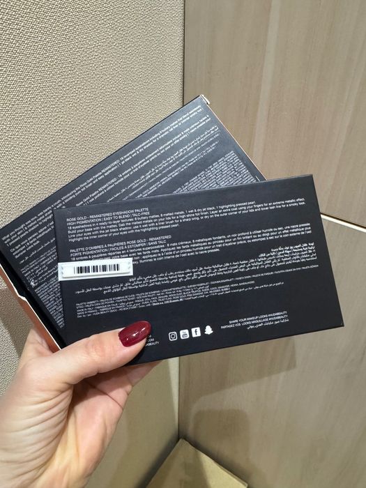 Тени для глаз Huda beauty