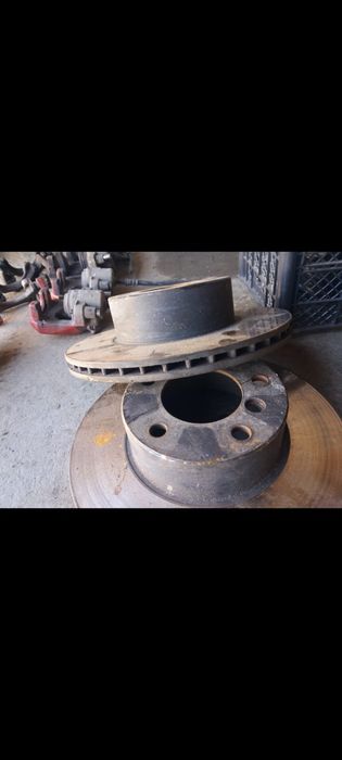 Продам на машину.