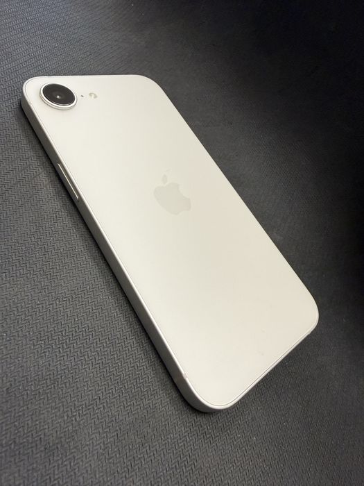 iPhone 16e 128gb / заключен