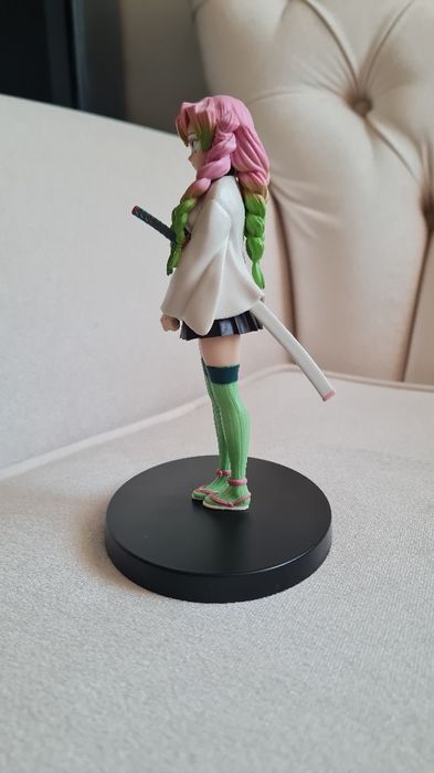Mitsuri Kanroji фигура Demon slayer