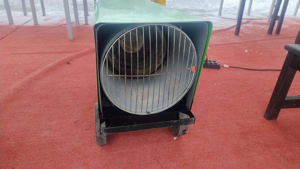 Tun/generator de aer cald pe gaz