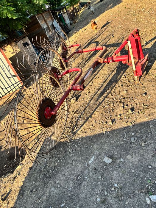 Pachet utilaje agricole tractor U650, 2 pluguri, disc, remorca, greblatoare, cositoare, met si mig