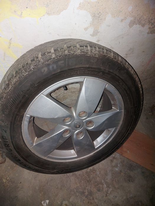 Caut/vând acest model,Renault, pe 16"
