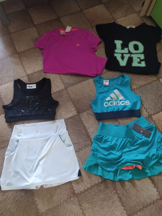 Продам куртки плащи на девочку