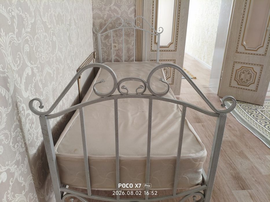 Спальная кровать