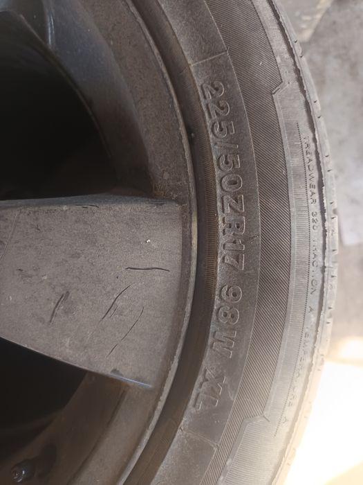 Vând jante BMW E60 R17 Cauciucuri noi de vară