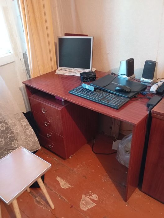 Продам стол письменный