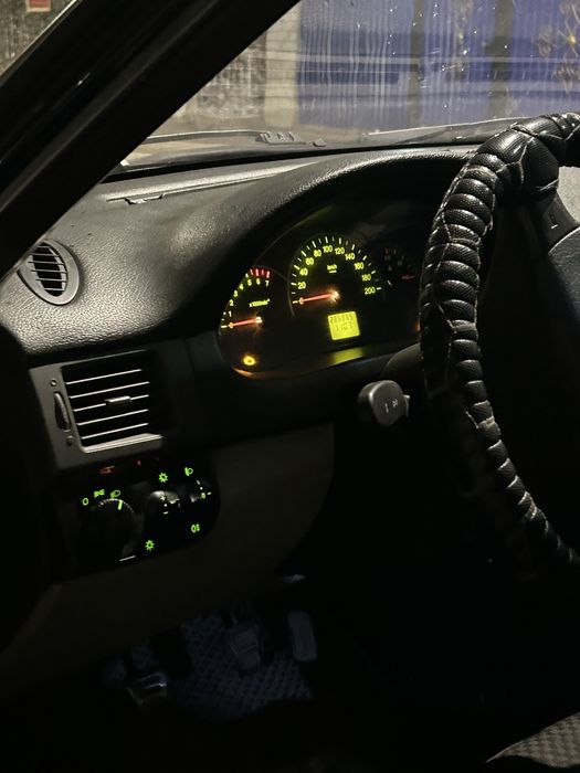 Продам приору 2011