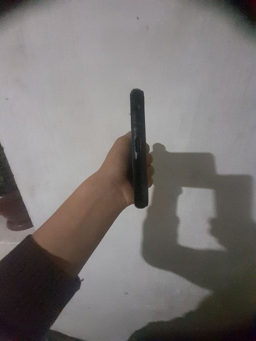 Redmi not 8 ideal aybi yoq xotirasi 64 4narx 350 kelishamz