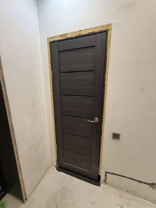 Двери межкомнатные б/у