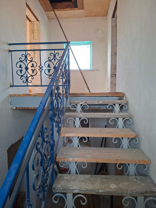 Продается коттедж , район Строитель.