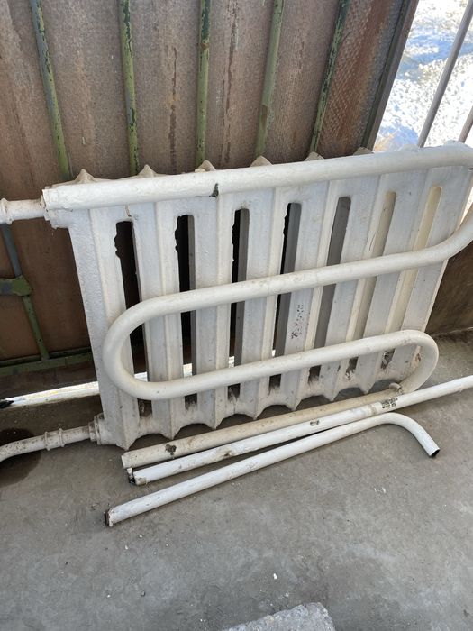 Продам чугунные батареи