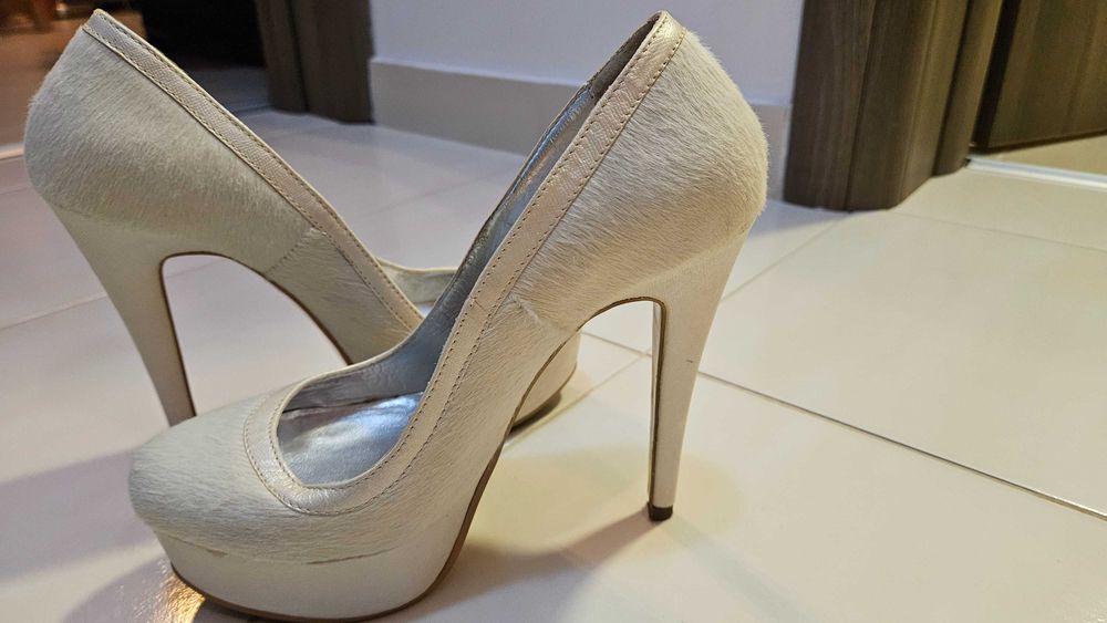 Pantofi cu platforma ,par de ponei si piele pe platforma.