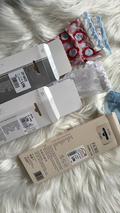 Sosetute dama cu model