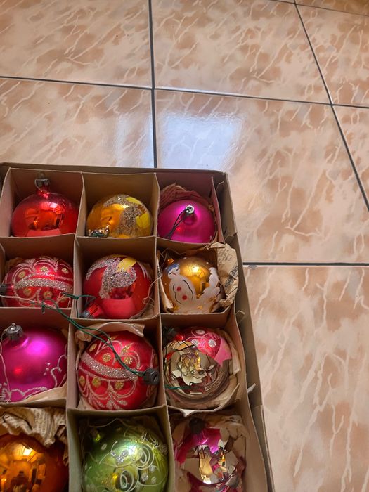 Ornamente pentru pom de iarna perioada comunistă