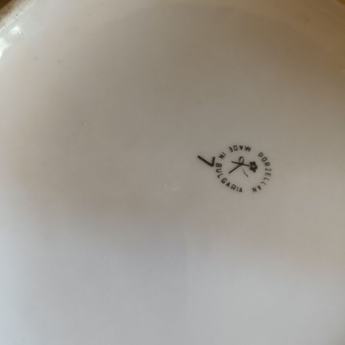 Порцелан- Сервиз за кафе от български порцелан,супник и 3 чаши подарък