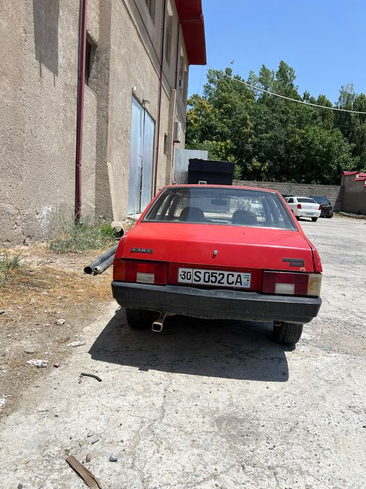 Lada 21099 sotiladi