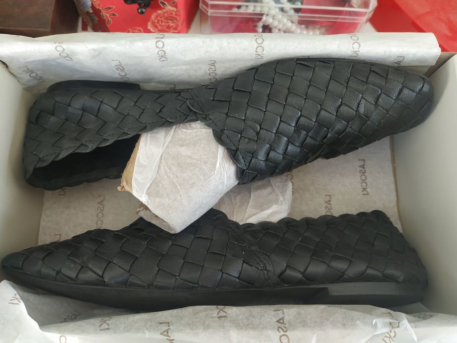 Vând mocasini mango  și halat mini mango