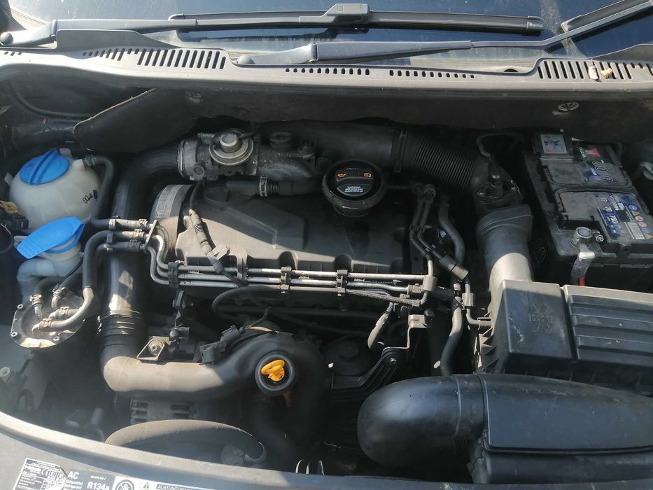 dezmembram volkswagen touran