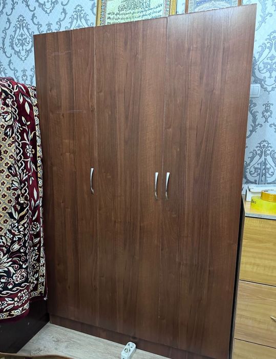 Продам шкаФ срочно