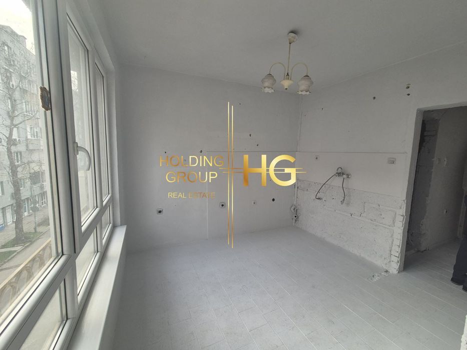 Продава се Тристаен апартамент в Варна, Спортна зала - 70 кв.м за 3000 €/кв.м - Снимка #3