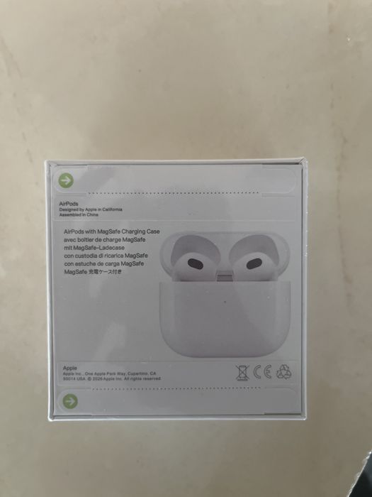 AirPods 3 ,generatia 4