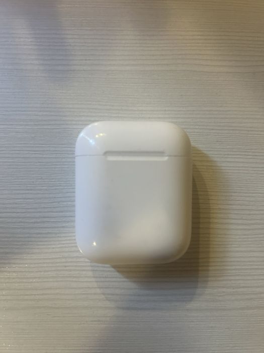 Продам Аэрподс ( AirPods ) оригенал.