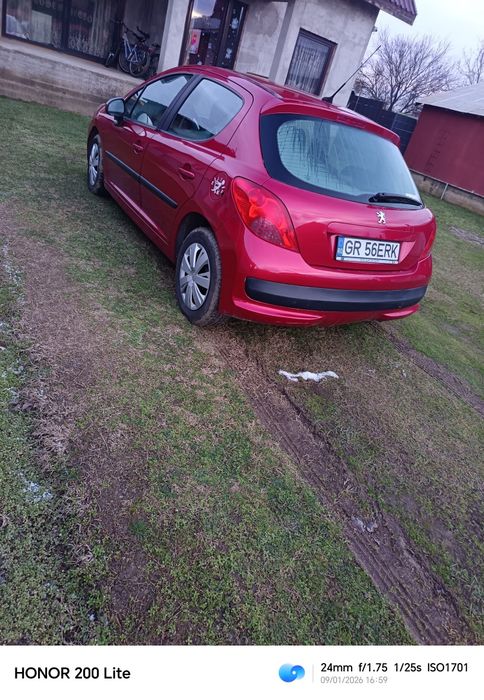 Peugeot 207. 2000€uro  negociabil