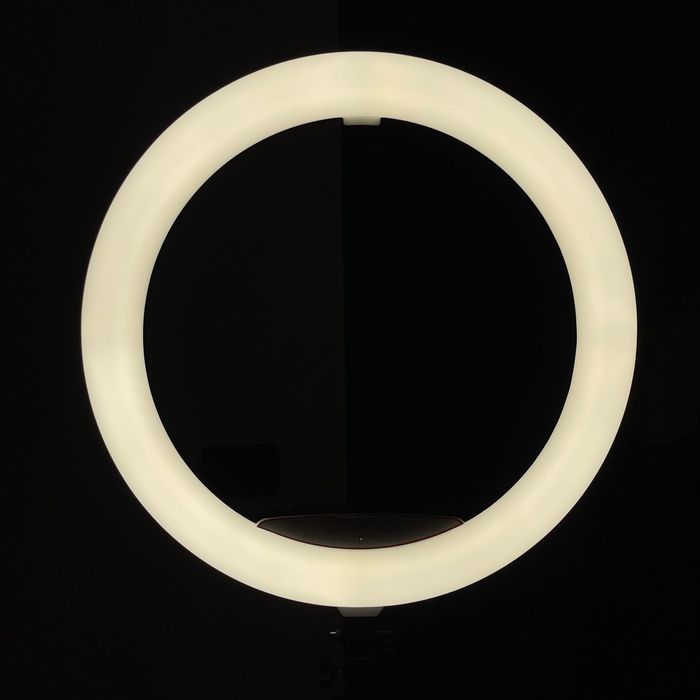 Vând Ring light 56 cm (22")