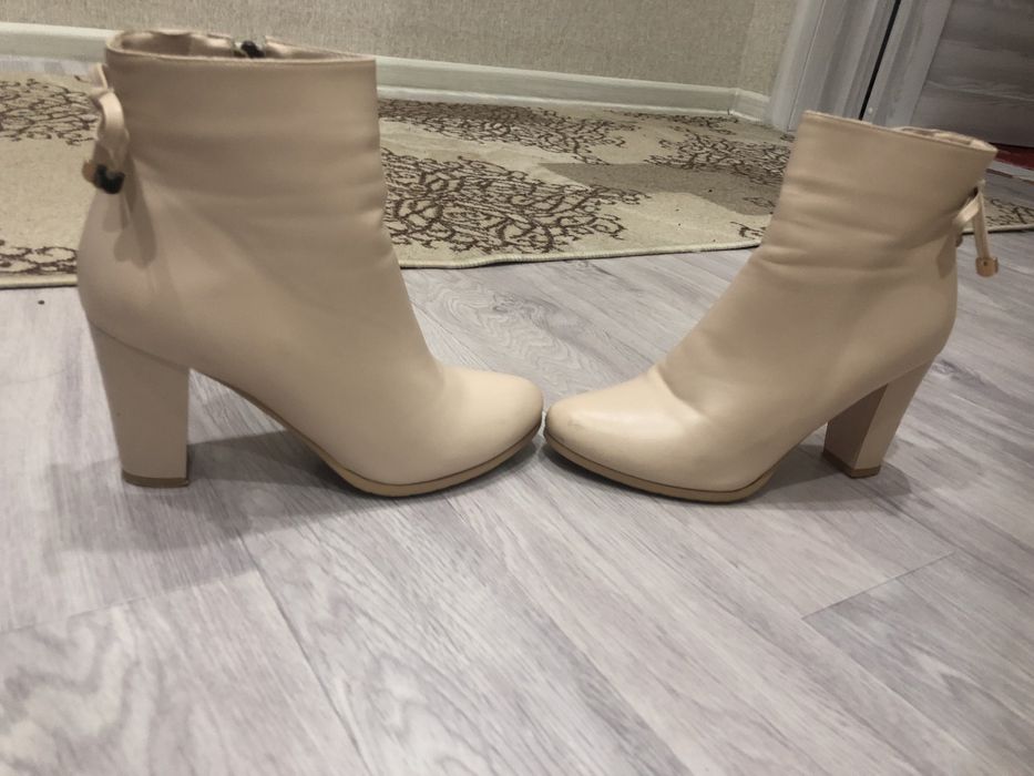 Продаются женская обувь