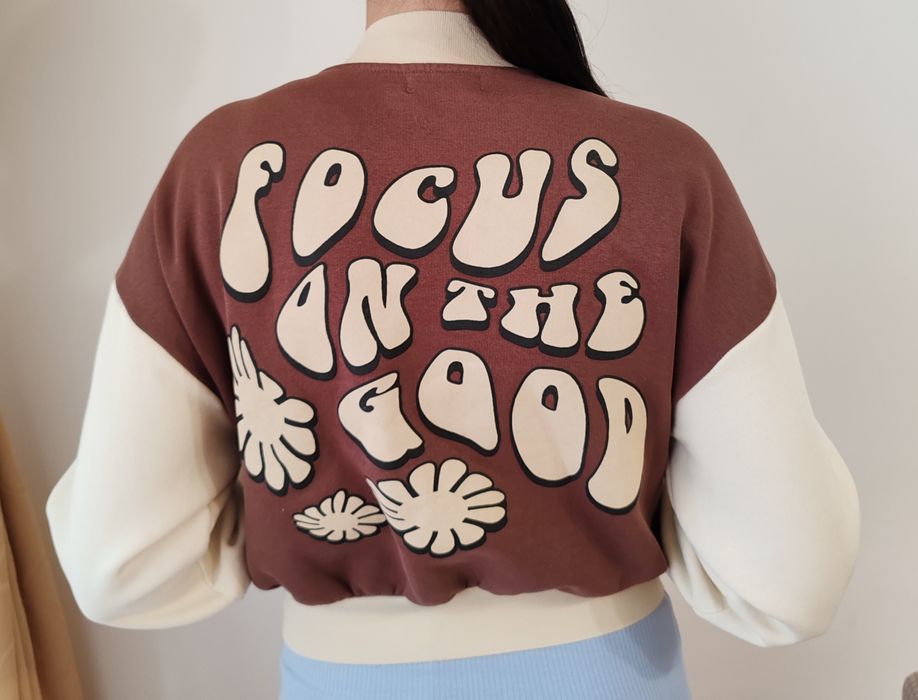 Jachetă Bomber Bershka "Focus on the Good" – Stil College / Varsity (Stare Excelentă)