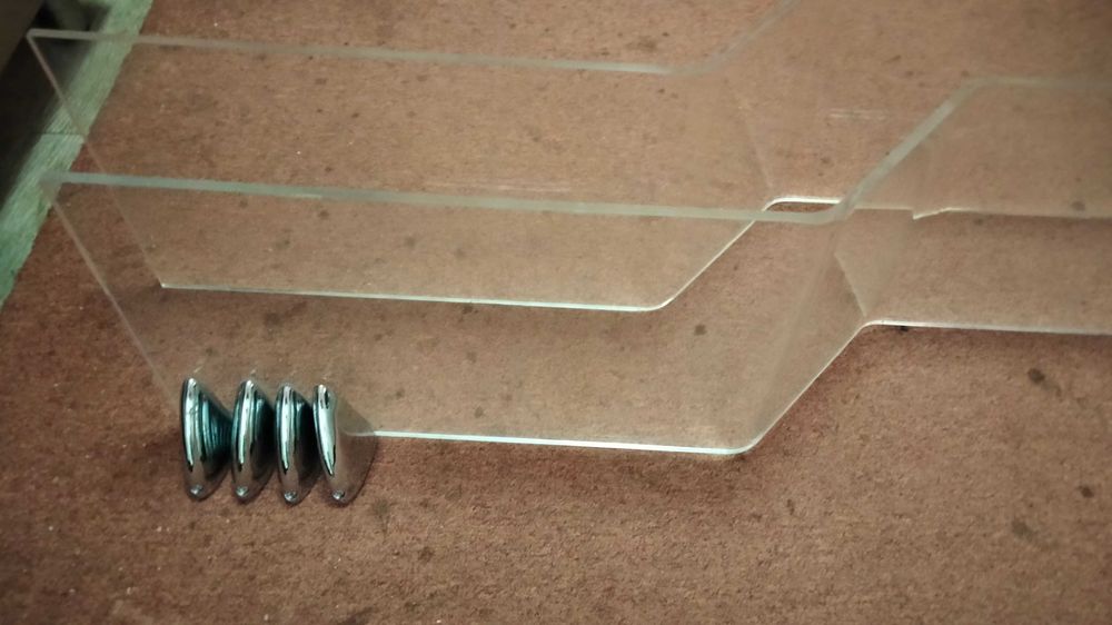 Rafturi plexiglas