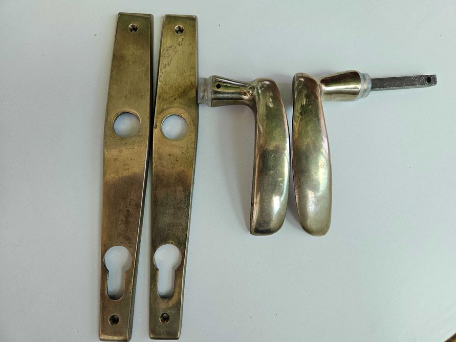 Месингови дръжки за секретна брава