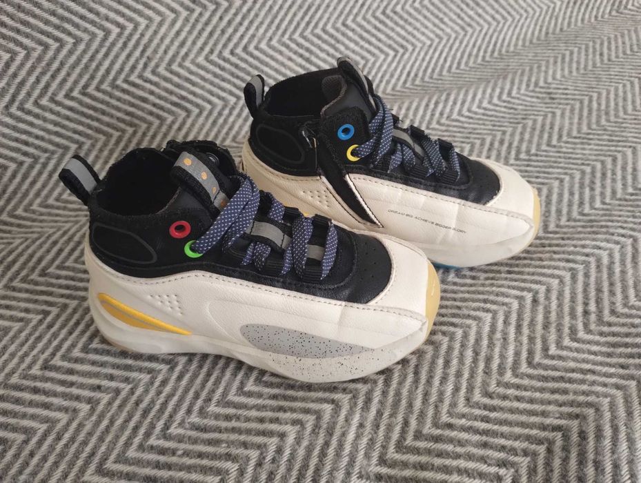 Zara обувки за момче номер 23