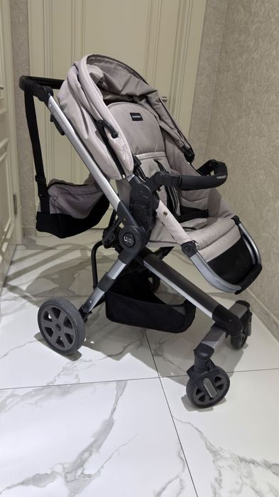 Коляска три в одном