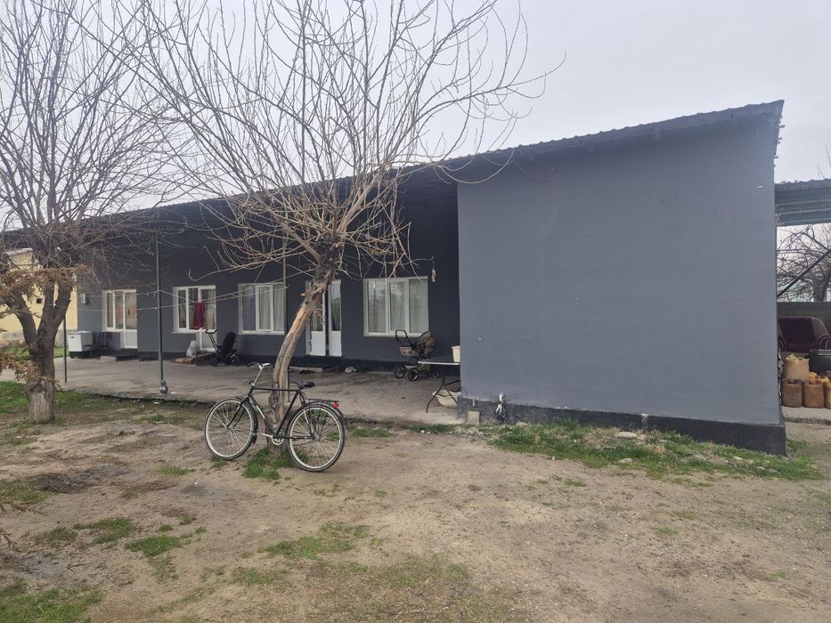 Уй сотилади, Зафаробод тумани маркази