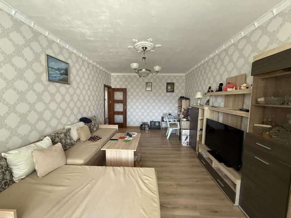 Двустаен апартамент до Ритейл Парк Кючук Париж