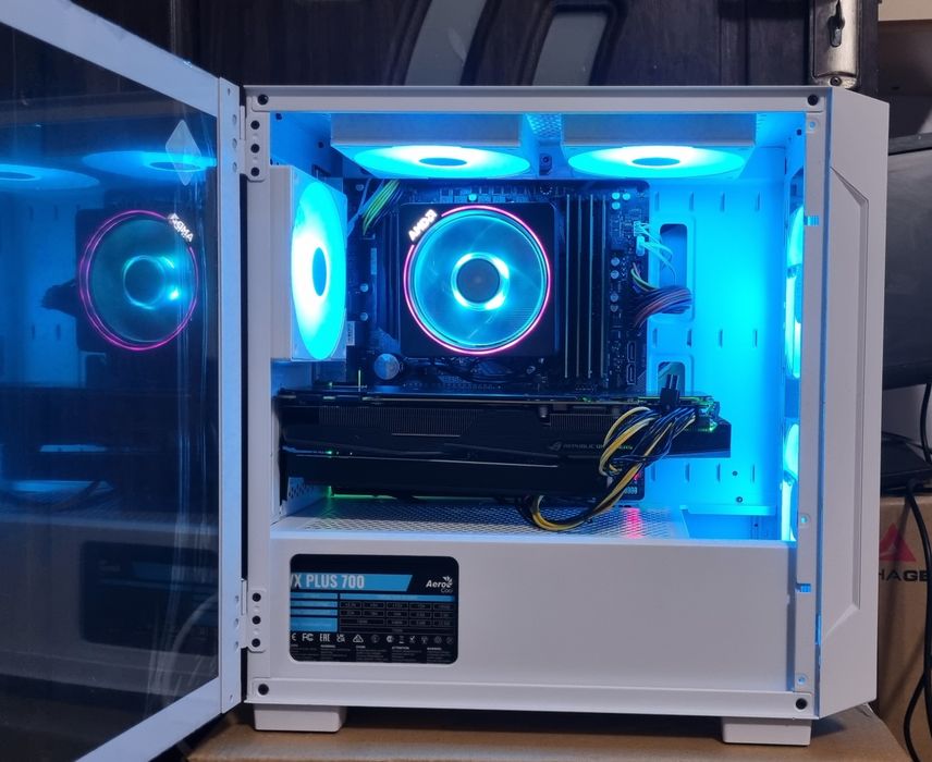 Unitate PC Gaming: Ryzen 7 3700x/32GB RAM/GTX 1080 8GB/SSD 256/1TB/RGB