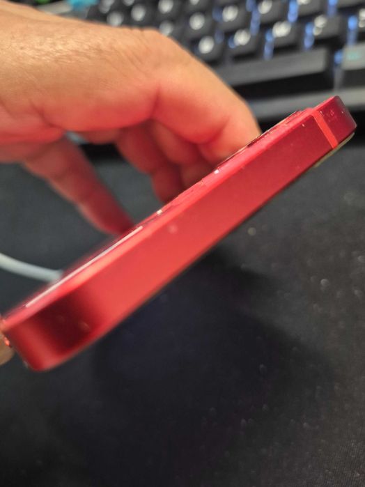 iphone 12 red - defect pentru piese, display spart