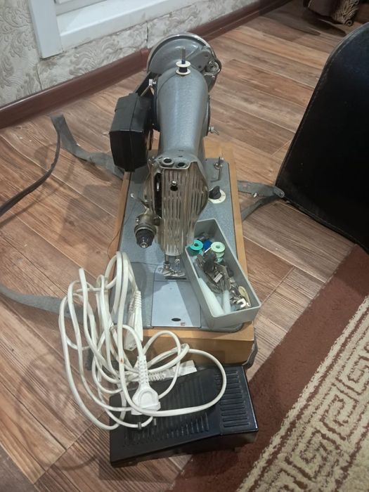 Швейная машинка 22000торг