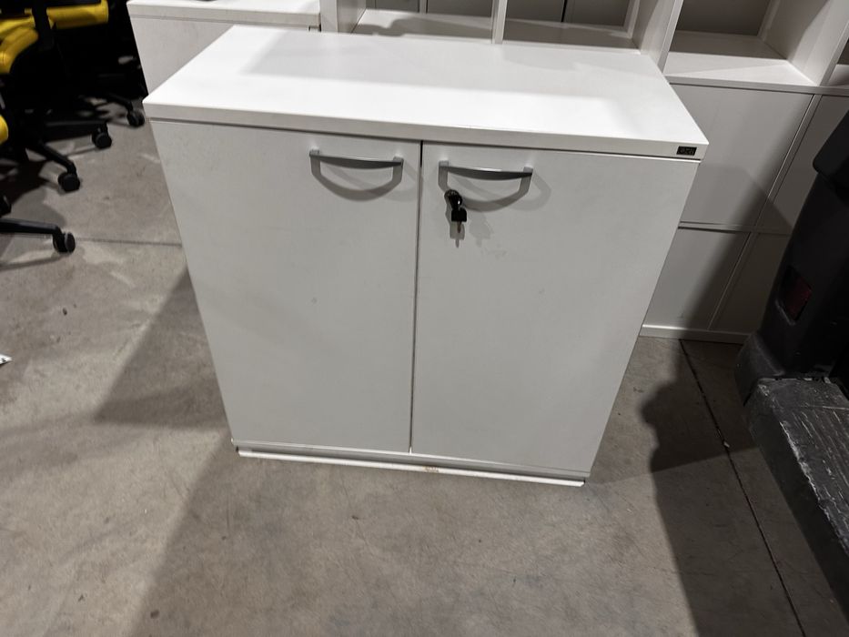 Офис шкаф ORT 80×40×82 см – заключване