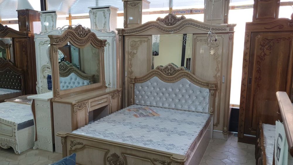 Спальний гарнитур