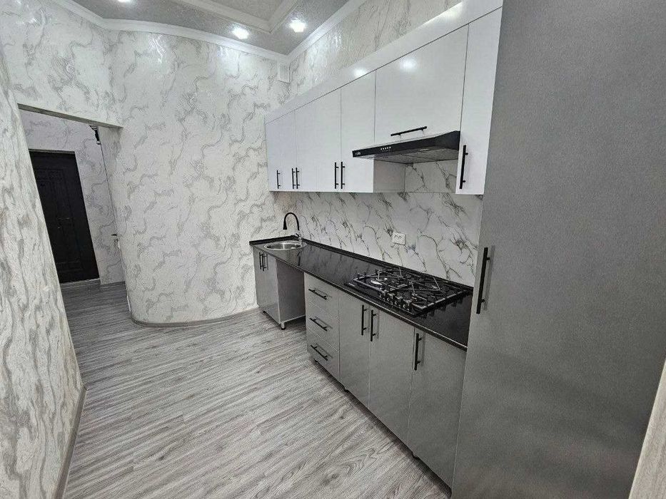 2 хоналик квартира 2 кават кирпичный дом, 6 микр, заправка