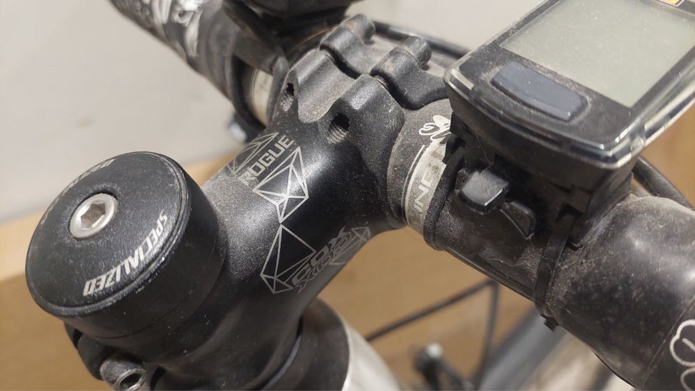 Продавам велосипед Specialized Sirrus Elite 2016