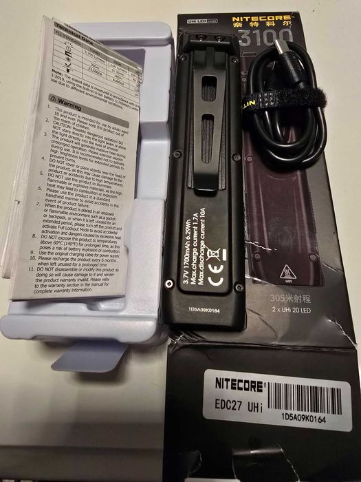 Lanterna Nitecore EDC 27 UHI