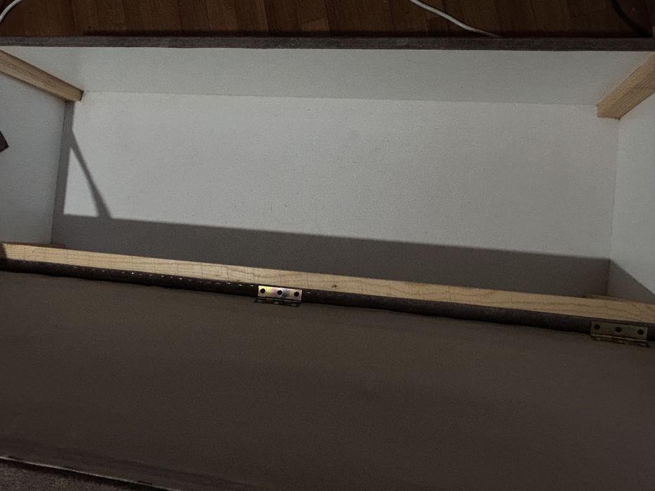 Продается б/у диван в отличном состоянии.