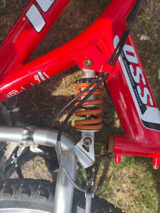 Bicicletă MTB full suspension