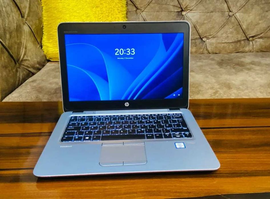 Laptop HP Elitebook 820 G3! Baterie NOUA! i7, 8 GB Ram!